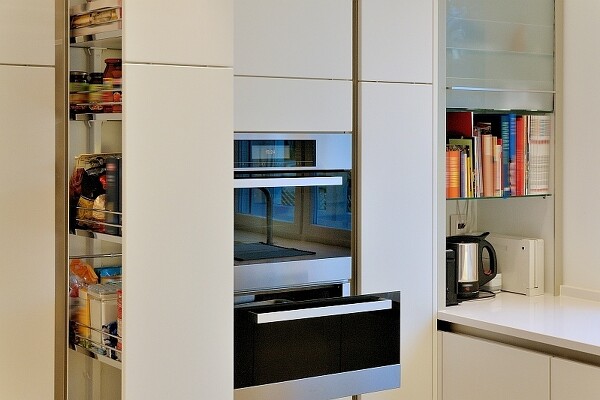 Idealer Vorratsschrank: der Apothekerschrank in der Einbauküche