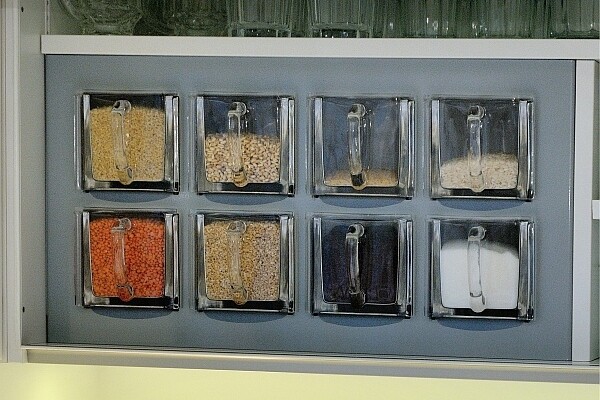 Praktische Vorratsbehälter aus Glas zum Einbau in Ihrer Küche