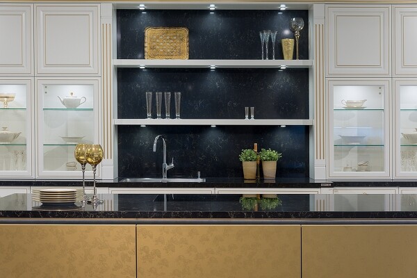 Eine Küche mit vielen schönen Details, gelungen kombiniert und in Szene gesetzt, passt zum Hygge-Einrichtungsstil.